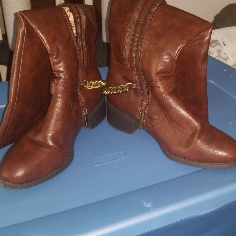 Women's shoes